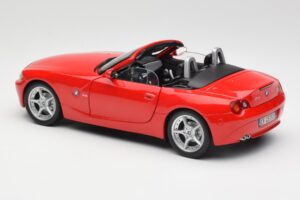 BMW Z4 E85 Roadster Rouge Bburago 1:18 34046 Métal — image 7 sur 8