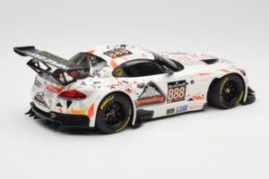 BMW Z4 E89 GT3 #888 Triple Eight Racing L. Mowle / J. Ratcliffe 24 Hours of Spa 2015 Minichamps 1:18 151152388 Métal — image 2 sur 6