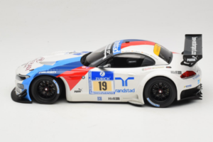 BMW Z4 GT3 #19 Team Schubert J. Muller / D. Muller ADAC 24 Hours Nurburgring 2013 Minichamps 1:18 151132319 Métal — image 3 sur 6