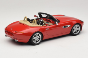 BMW Z8 Rouge Minichamps 1:18 155024230 Métal — image 2 sur 6