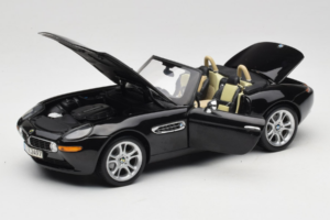 BMW Z8 Noir Kyosho 1:18 80439411729 Métal — image 2 sur 9
