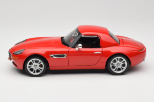 BMW Z8 Rouge Kyosho 1:18 80439411730 Métal — image 5 sur 9