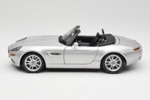 BMW Z8 E52 Titanium Silver Maisto 1:18 536896 Métal — image 4 sur 8