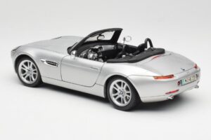 BMW Z8 E52 Titanium Silver Maisto 1:18 536896 Métal — image 7 sur 8
