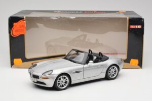 BMW Z8 E52 Titanium Silver Maisto 1:18 536896 Métal — image 8 sur 8