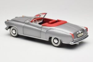Borgward Isabella Cabriolet Argent Revell 1:18 8411 Métal — image 7 sur 8