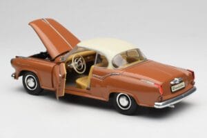 Borgward Isabella Coupé Bronze Blanc Revell 1:18 08982 Métal — image 8 sur 8