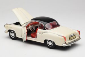 Borgward Isabella Coupé Blanc Revell 1:18 8859 Métal — image 5 sur 8