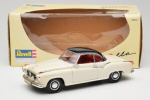 Borgward Isabella Coupé Blanc Revell 1:18 8859 Métal — image 8 sur 8