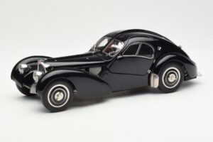 Bugatti 57SC Atlantic Noir CMC 1:18 M-085 Métal