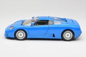 Bugatti EB110 Bleu Bburago 1:18 3035 Métal — image 4 sur 8