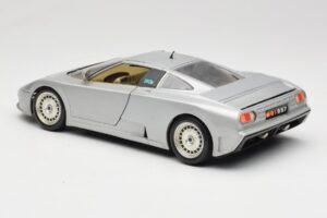 Bugatti EB110 Argent Bburago 1:18 3035-S Métal — image 7 sur 8