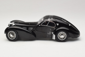 Bugatti Type 57 SC Atlantic Noir Solido 1:18 S1802101 Métal — image 3 sur 6