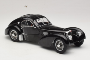 Bugatti Type 57 SC Atlantic Noir Solido 1:18 S1802101 Métal — image 4 sur 6