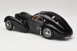 Bugatti Type 57 SC Atlantic Noir Solido 1:18 S1802101 Métal — image 5 sur 6