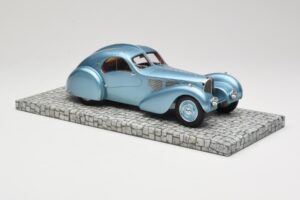 Bugatti Type 57SC Atlantic Bleu Minichamps 1:18 107110320 Métal — image 4 sur 6