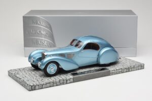 Bugatti Type 57SC Atlantic Bleu Minichamps 1:18 107110320 Métal — image 6 sur 6