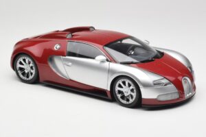 Bugatti Veyron Edition Centenaire Chrome Red Minichamps 1:18 100110851-O Métal — image 6 sur 8
