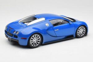 Bugatti Veyron Bleu Clair Bleu Foncé Minichamps 1:18 100110821 Métal — image 3 sur 8
