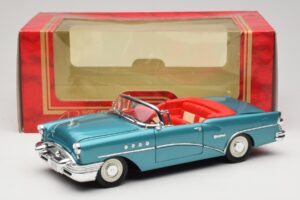 Buick Century Cabriolet Bleu Mira 1:18 6134 Métal — image 8 sur 8