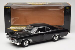 Buick GS 400 Noir American Muscle 1:18 33086 Métal — image 8 sur 8