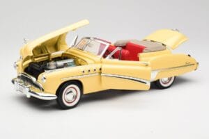 Buick Roadmaster Chrome Yellow Motormax 1:18 23124646-M17 Métal — image 2 sur 8