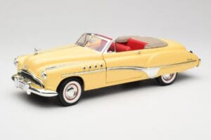 Buick Roadmaster Chrome Yellow Motormax 1:18 23124646-M17 Métal