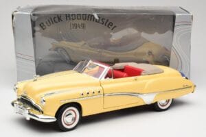 Buick Roadmaster Chrome Yellow Motormax 1:18 23124646-M17 Métal — image 8 sur 8