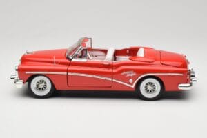 Buick Skylark Cabriolet Rouge Motormax 1:18 73129 Métal — image 4 sur 8