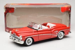 Buick Skylark Cabriolet Rouge Motormax 1:18 73129 Métal — image 8 sur 8