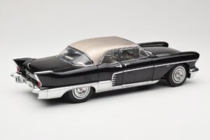 Cadillac Brougham Noir Sun Star 1:18 4001 Métal — image 3 sur 8