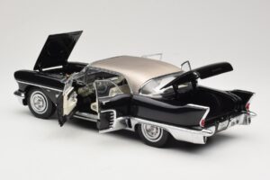 Cadillac Brougham Noir Sun Star 1:18 4001 Métal — image 5 sur 8