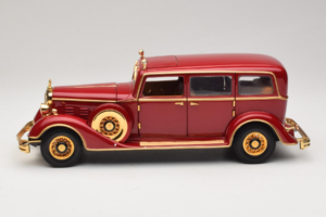 Cadillac Deluxe Tudor Limousine d'État Puyi Dernier Empereur de Chine Sun Star 1:18 4100 Métal — image 4 sur 9