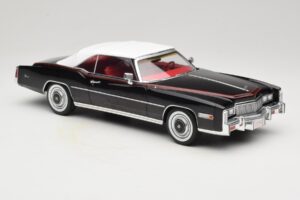 Cadillac Eldorado Cabriolet Noir MCG 1:18 MCG18473 Métal — image 6 sur 8