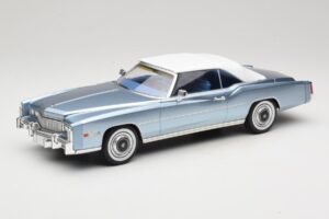 Cadillac Eldorado Cabriolet Bleu MCG 1:18 MCG18472 Métal — image 2 sur 7