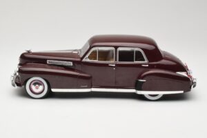Cadillac Fleetwood 60 Special Sedan Rouge MCG 1:18 MCG18071 Métal — image 3 sur 6