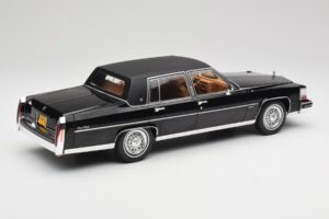 Cadillac Fleetwood Brougham Noir MCG 1:18 MCG18250 Métal — image 2 sur 6