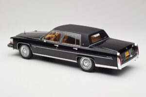 Cadillac Fleetwood Brougham Noir MCG 1:18 MCG18250 Métal — image 5 sur 6