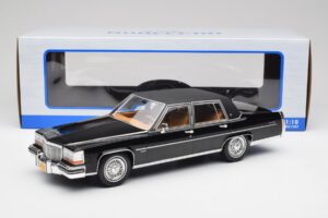 Cadillac Fleetwood Brougham Noir MCG 1:18 MCG18250 Métal — image 6 sur 6