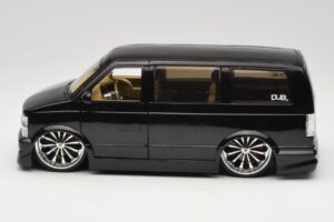 Chevrolet Astro Van Tuned Noir Jada 1:18 63122 Métal — image 4 sur 8