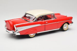 Chevrolet Bel Air Matador Rouge & India Ivoire Road Legends 1:18 92109 Métal — image 3 sur 8