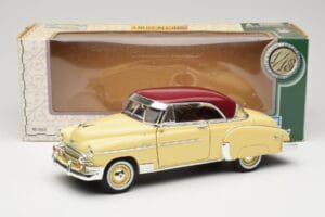 Chevrolet Bel Air Jaune & Rouge Motormax 1:18 73111 Métal — image 8 sur 8