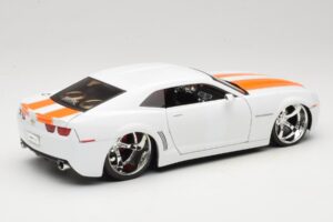 Chevrolet Camaro Concept Tuned Blanc Jada 1:18 63014 Métal — image 3 sur 8