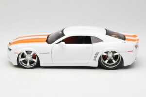 Chevrolet Camaro Concept Tuned Blanc Jada 1:18 63014 Métal — image 4 sur 8