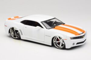 Chevrolet Camaro Concept Tuned Blanc Jada 1:18 63014 Métal — image 6 sur 8