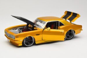 Chevrolet Camaro Z/28 Or Maisto 1:18 31066 Métal — image 2 sur 8
