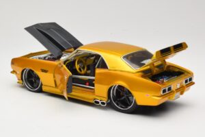 Chevrolet Camaro Z/28 Or Maisto 1:18 31066 Métal — image 5 sur 8