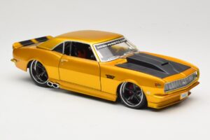Chevrolet Camaro Z/28 Or Maisto 1:18 31066 Métal — image 6 sur 8