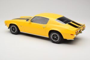 Chevrolet Camaro Z28 RS Daytona Yellow Otto 1:12 G085 Résine — image 5 sur 6