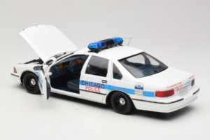 Chevrolet Caprice Chicago Police UT Models 1:18 180142096 Métal — image 5 sur 8